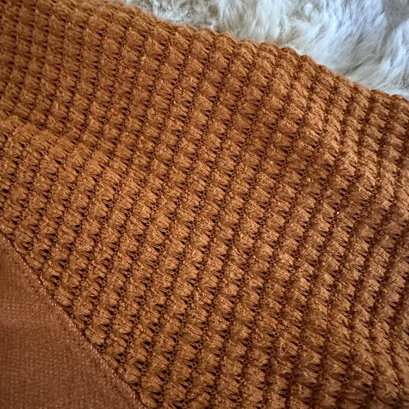 LUQ Fall sweater - Picture 4 of 4